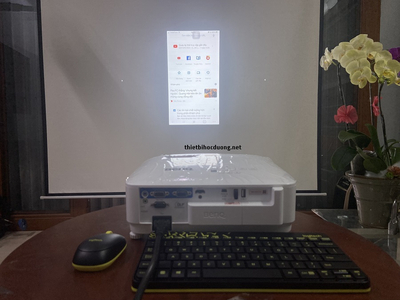 Máy Chiếu Tích Hợp Hệ Điều Hành BenQ EW600