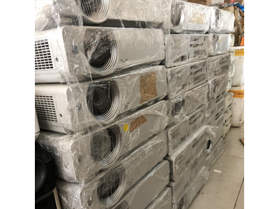 Máy chiếu cũ Panasonic PT-LB60