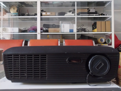 Máy Chiếu Cũ Dell 1210S Nhỏ Gọn