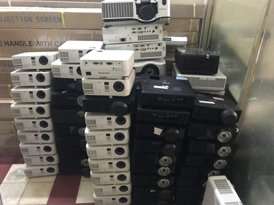 Máy chiếu Mitsubishi EX320U