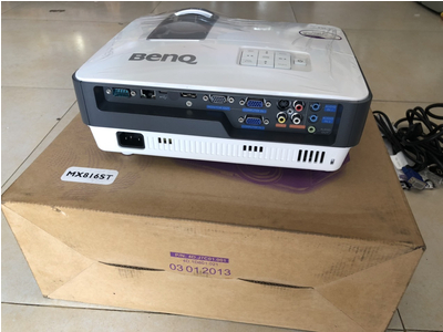 Máy chiếu gần giá rẻ, dùng tương tác BenQ MX816st