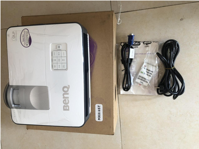 Máy chiếu gần giá rẻ, dùng tương tác BenQ MX816st