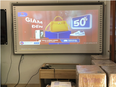 Máy chiếu gần giá rẻ, dùng tương tác BenQ MX816st