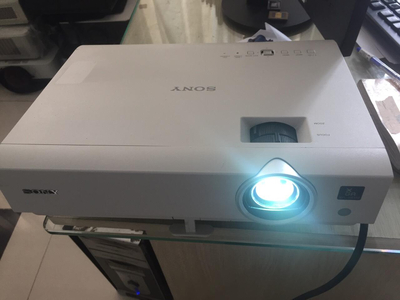 Máy chiếu Cũ Sony VPL-DX220