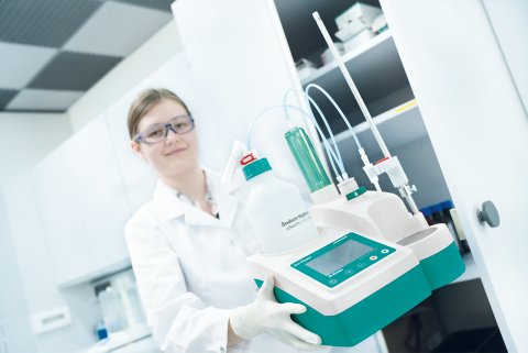 MÁY CHUẨN ĐỘ CLO TRONG VẬT LIỆU XÂY DỰNG