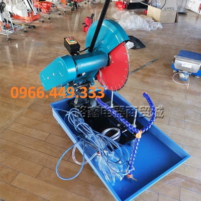 Máy cưa cắt mẫu bê tông