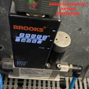 Máy đo lưu lượng khí Brook Instrument, Gas Mass Flow Meter SLA585011TAB1A2A1 - đại lý Brook Instrument