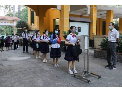 Máy Phun dung dịch và đo nhiệt tự động K9 Pro + dùng cho trường học theo tiêu chí phòng chống dịch an toàn cho học sinh (nhiệt kế tự động)