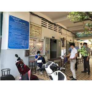 Máy đo thân nhiệt kết hợp rửa tay khử khuẩn, sát trùng tay tự động K10 Pro dùng cho trường học