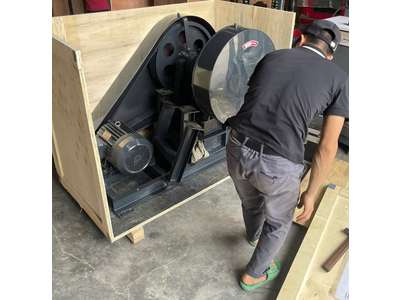 Máy nghiền kẹp hàm PE 150x250