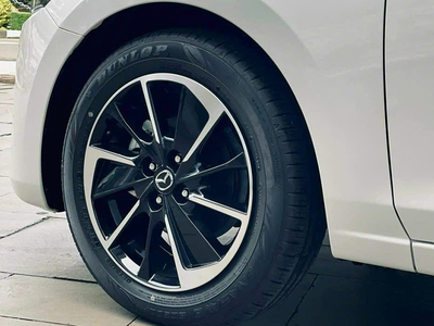 New Mazda 2 1.5 Luxury