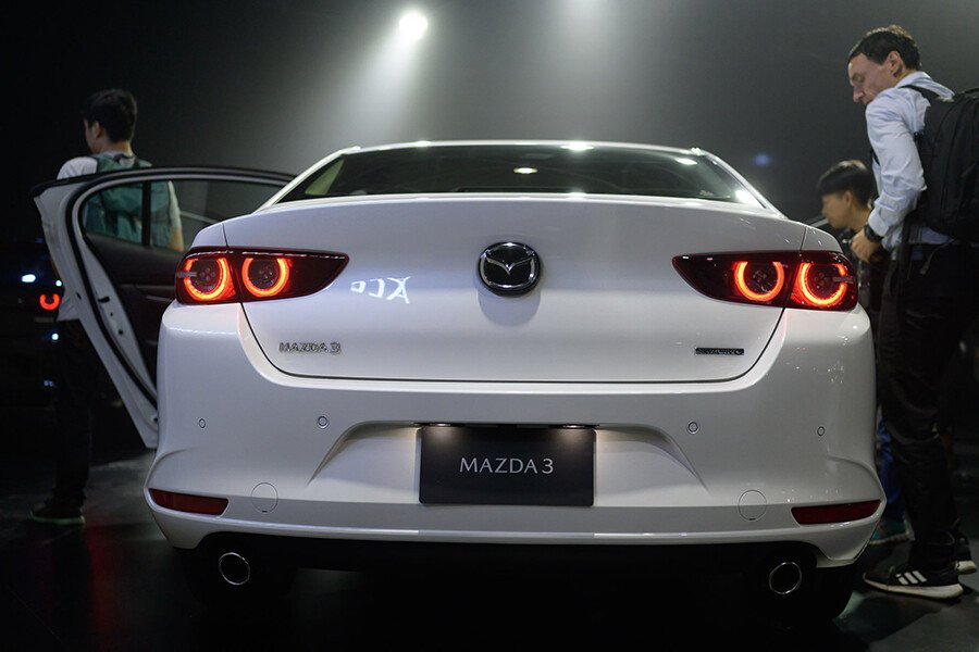 Mazda siêu chất trong dàn áo BMW MSport của dân chơi Đà Thành