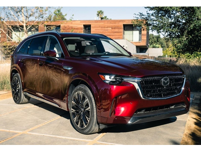 Mazda CX-90 khác rõ rệt đàn anh CX-9: Rộng, tiện nghi, mạnh nhưng tiết kiệm hơn hẳn