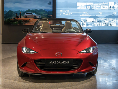 Mazda MX-5 2.0 RF Mui Cứng
