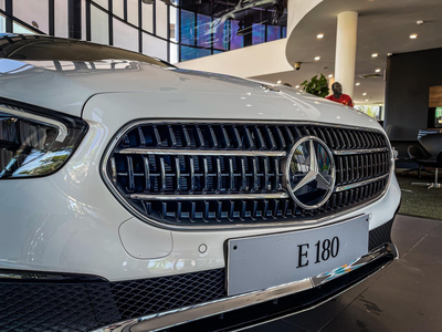 Mercedes-Benz E180
