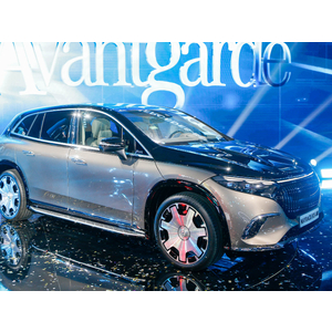 Mercedes-Maybach EQS 680 SUV
