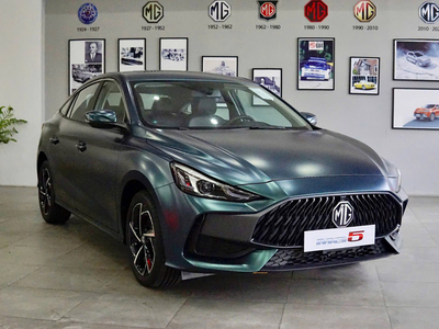 MG5 Luxury
