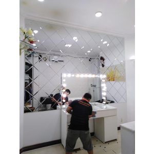 Miếng gương dán tường khổ lớn - Giải pháp không gian hiện đại