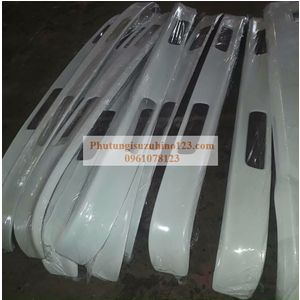 MIẾNG NHỰA DƯỚI CẢN HINO 500