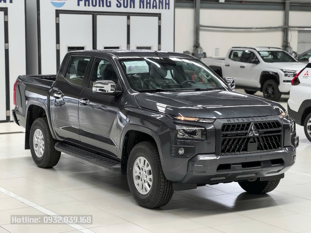 Mitsubishi All New Triton phiên bản tiêu chuẩn màu xám