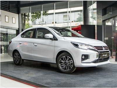 Mitsubishi Attrage 1.2 CVT Premium