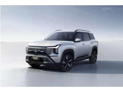 MITSUBISHI DESTINATOR HOÀN TOÀN MỚI RA MẮT TOÀN CẦU TẠI INDONESIA