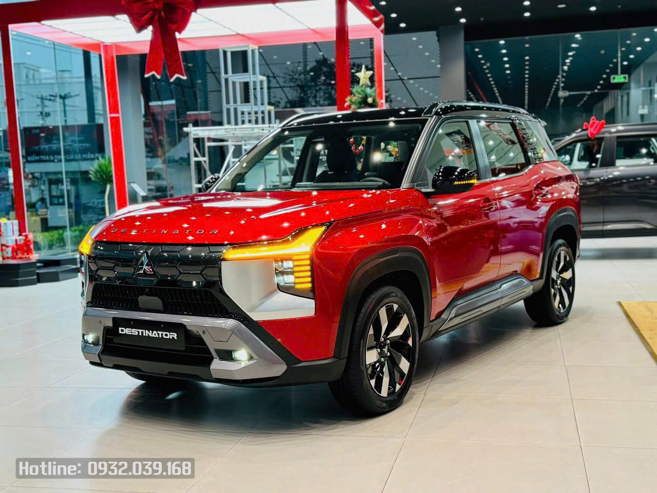 Mitsubishi Destinator Ultimate phiên bản cao cấp màu Đỏ