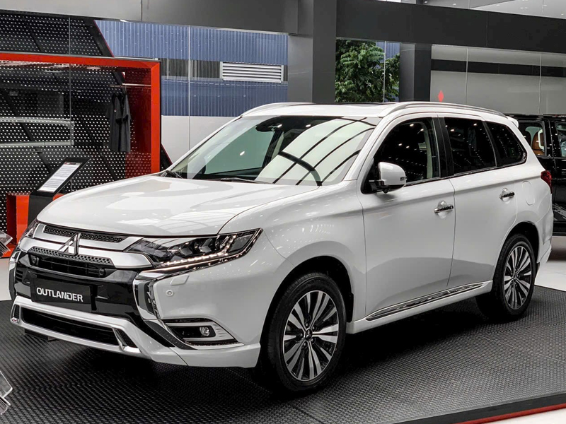 Mitsubishi Outlander 2.0 CVT Premium 2025