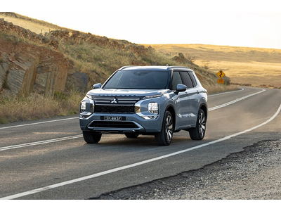 Mitsubishi Outlander PHEV 2026 cập bến đại lý, khi nào về Việt Nam