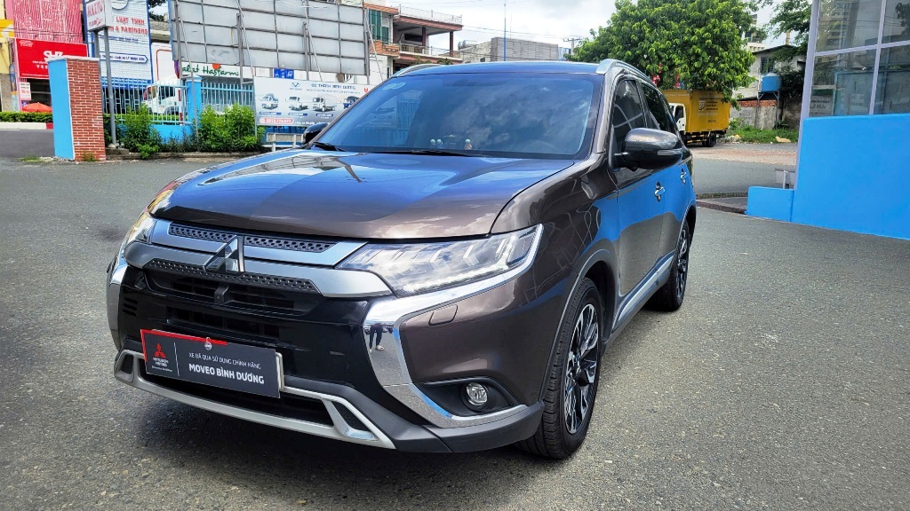 Mitsubishi Outlander Premium đã qua sử dụng