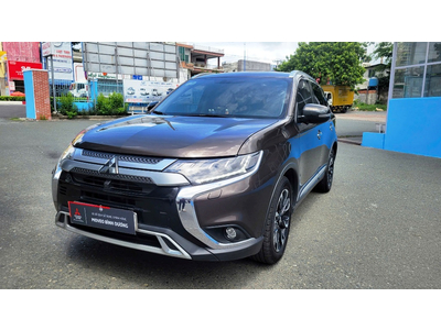 Mitsubishi Outlander Premium đã qua sử dụng