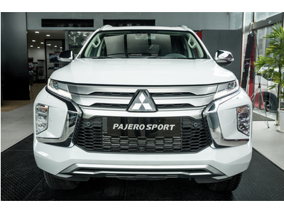 Mitsubishi Pajero Sport Dầu 4X2 AT