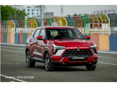 Mitsubishi Xforce Exceed màu đỏ, giá bán kèm khuyến mãi