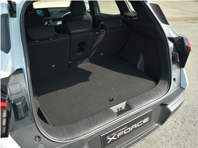 Mitsubishi Xforce GLX