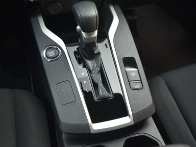 Mitsubishi Xforce GLX