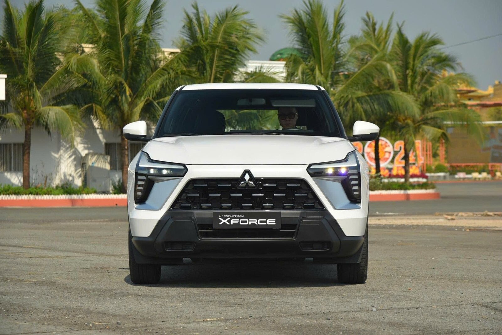 Mitsubishi Xforce GLX