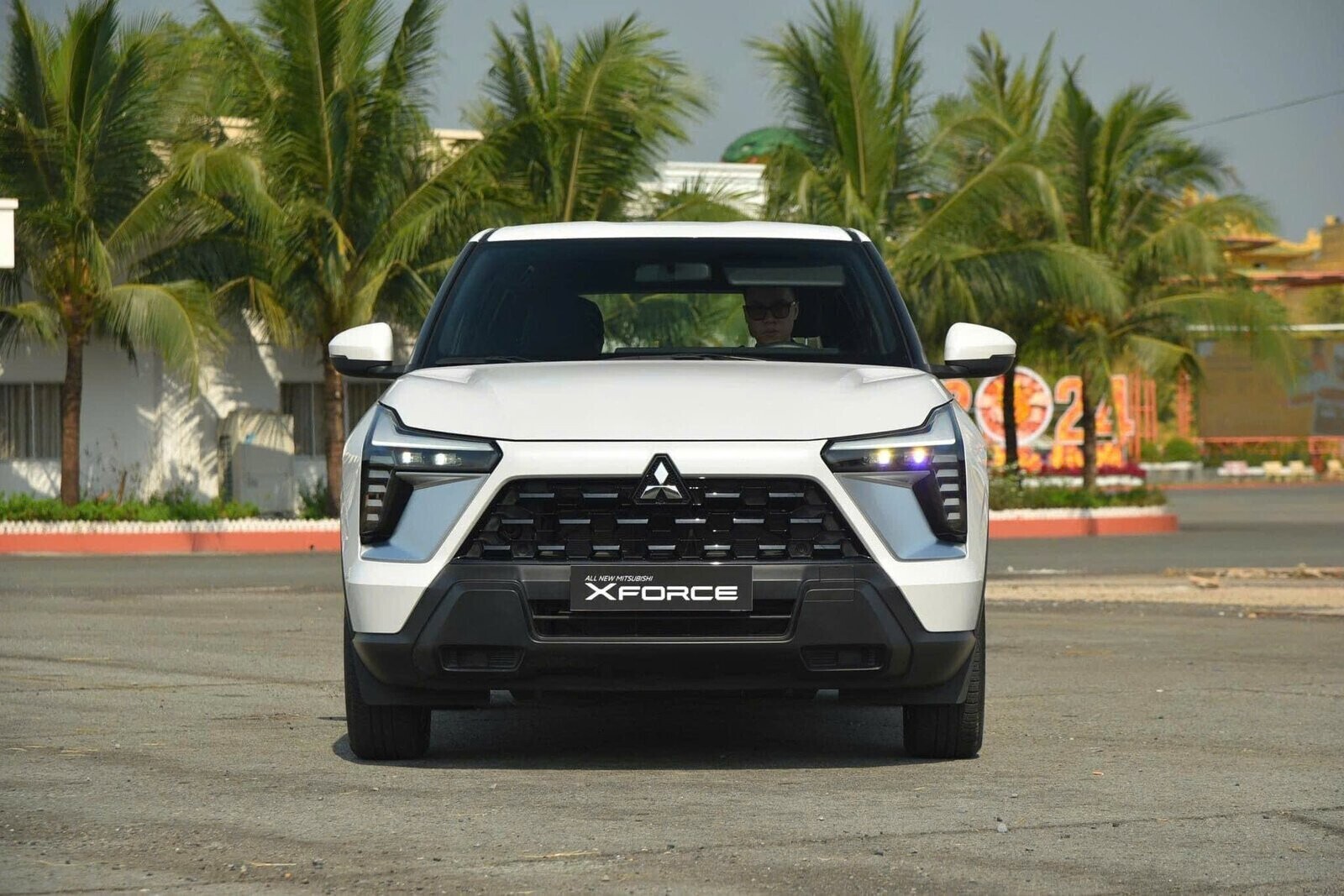 Mitsubishi Xforce GLX