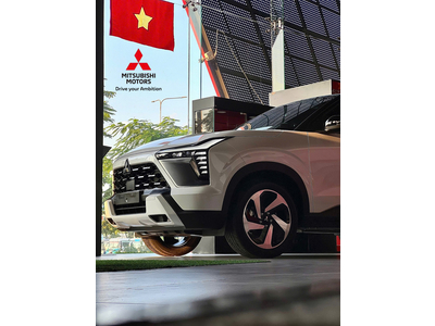 Mitsubishi Xforce Ultimate (2 Tone)