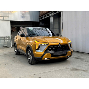 Xe qua sử dụng Mitsubishi Xforce Ultimate 2024 màu Vàng đen