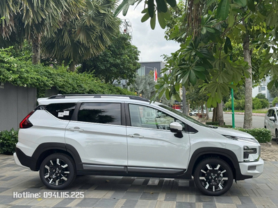 Mitsubishi Xpander Cross 2025 phiên bản nâng cấp màu trắng