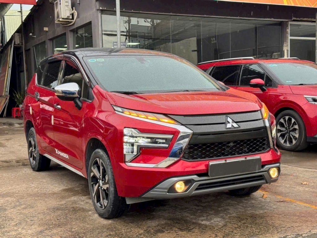 Mitsubishi Xpander Premium 2023 đã qua sử dụng màu đỏ