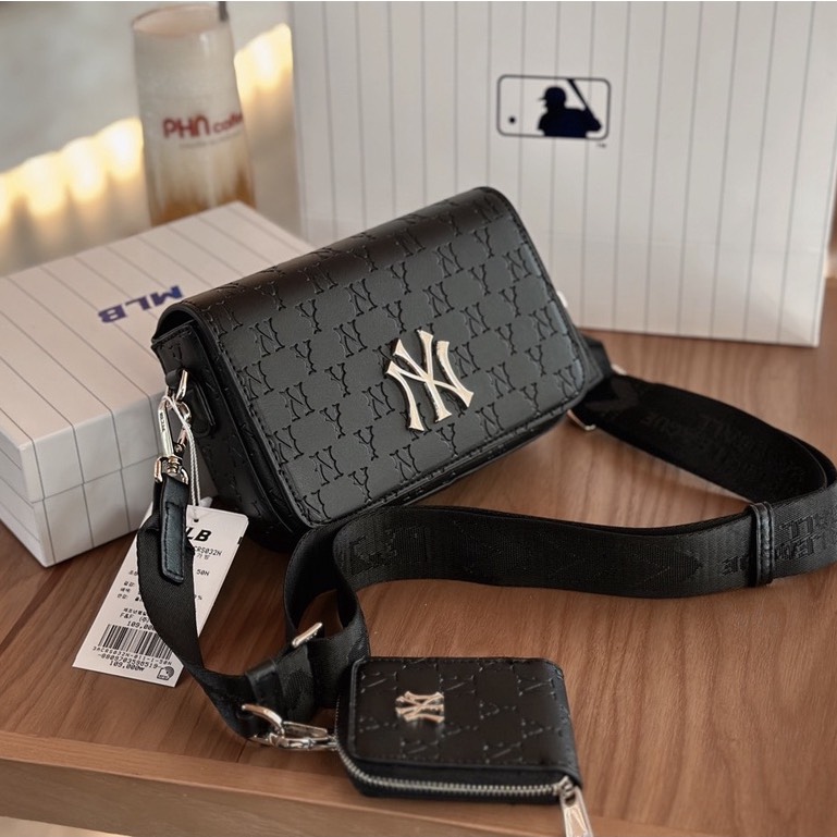 TÚI XÁCH ĐEO CHÉO Monogram Embo 3ACRS032N