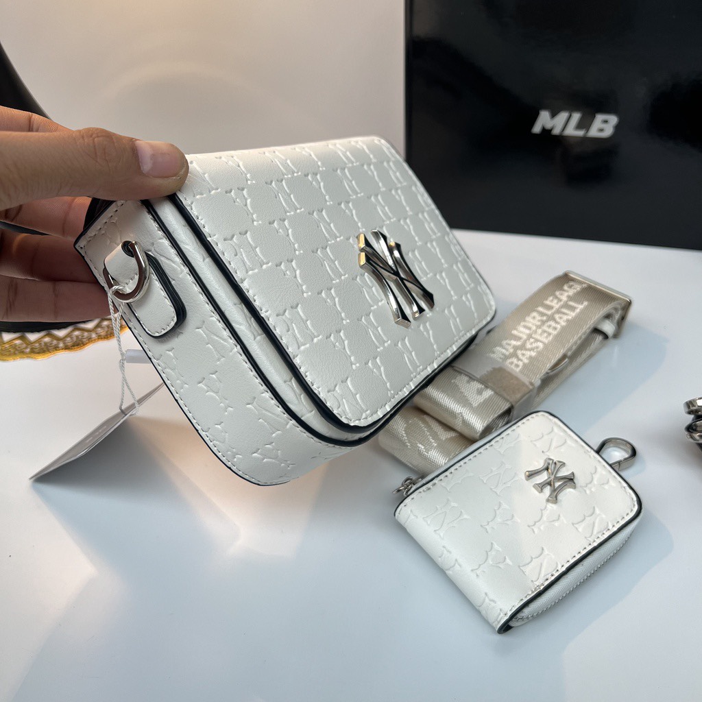 TÚI XÁCH ĐEO CHÉO Monogram Embo 3ACRS032N