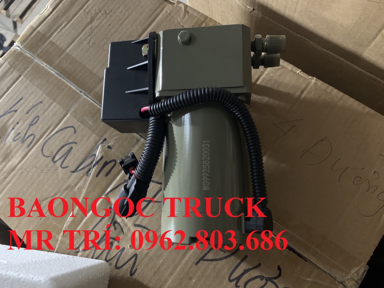 Mô tơ điện nâng cabin xe howo
