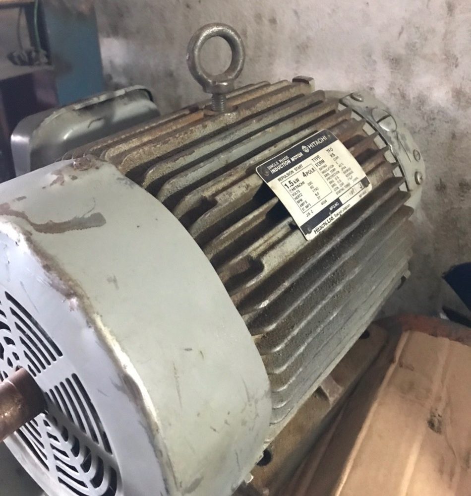 Nhãn motor Hitachi 1 pha 1,5kW 4 cực 200V 60Hz 1.740 vòng/phút, khởi động repulsion start, hàng Nhật bãi
