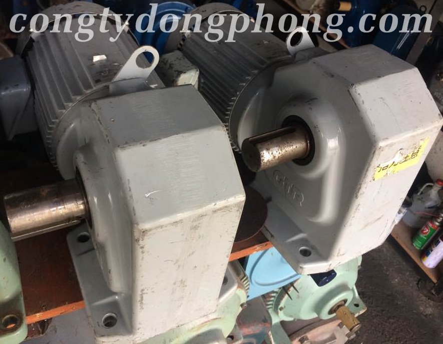 Motor giảm tốc cốt ngang GTR cũ Nhật bãi, kiểu lắp chân đế phổ biến nhất