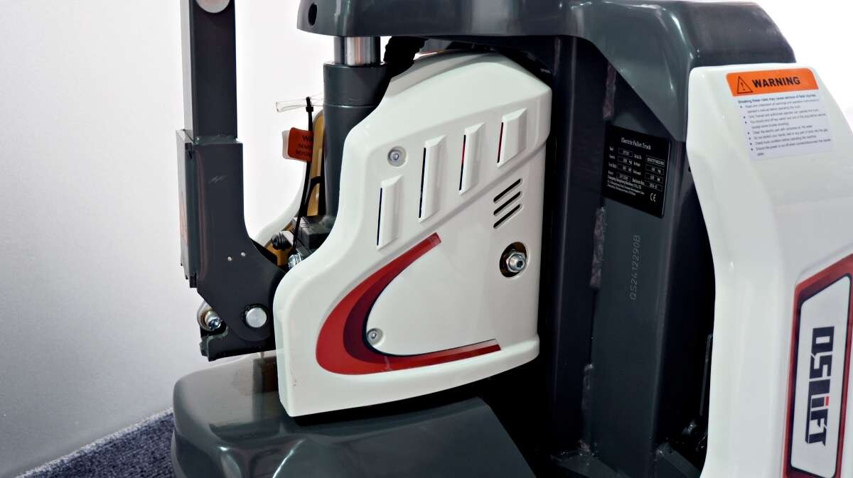 Vị trí motor và cụm bơm xe nâng tay điện 1.5 Tấn giá rẻ