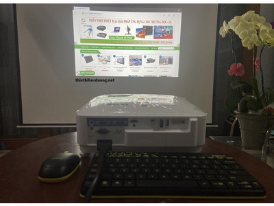 Máy Chiếu BenQ EH600 Tích Hợp Hệ Điều Hành Android
