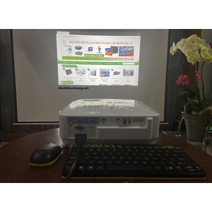 Máy Chiếu BenQ EH600 Tích Hợp Hệ Điều Hành Android