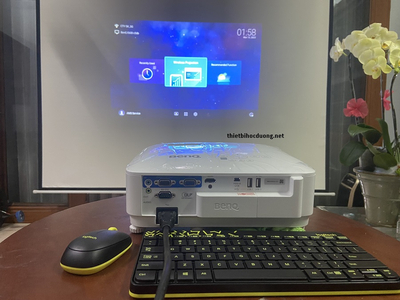 Máy Chiếu Tích Hợp Hệ Điều Hành BenQ EW600
